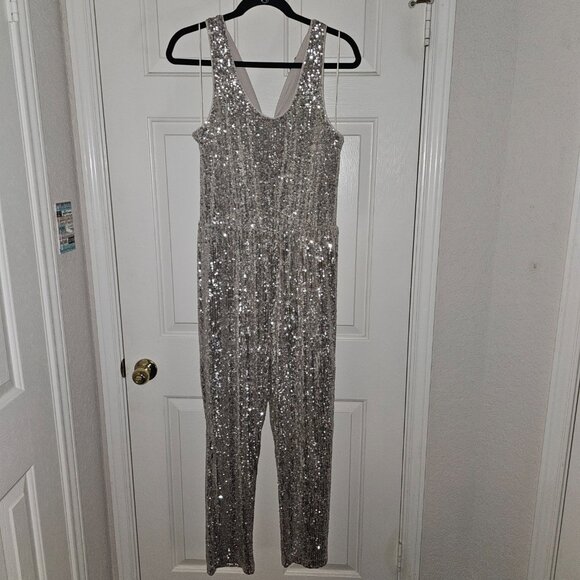 Sequins Jumpsuit - Picture 4 of 11